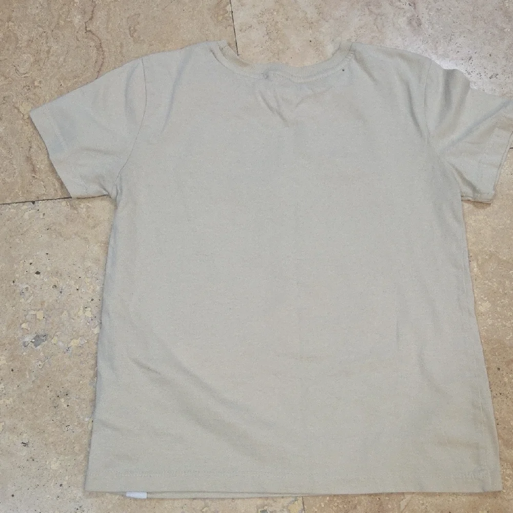 DKNY Men’s Beige Graphic Tee - New York City Print